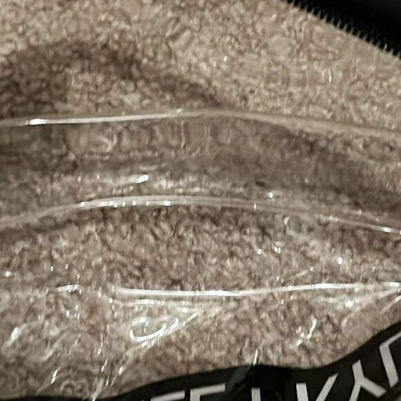 Kendall + Kylie Zip Top Makeup Bag Clear Cosmetic Travel Kardashian Jenner New - Picture 5 of 9